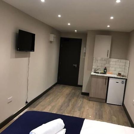 Апартаменти Bedfont House Ґіллінґдон Екстер'єр фото