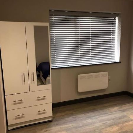 Апартаменти Bedfont House Ґіллінґдон Екстер'єр фото