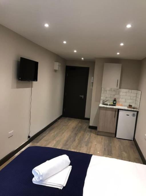 Апартаменти Bedfont House Ґіллінґдон Екстер'єр фото