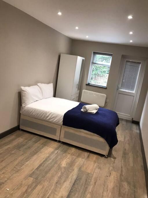 Апартаменти Bedfont House Ґіллінґдон Екстер'єр фото